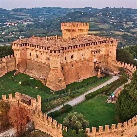 Castello Di Gradara Urbino Italia Castle Mansion Castle House