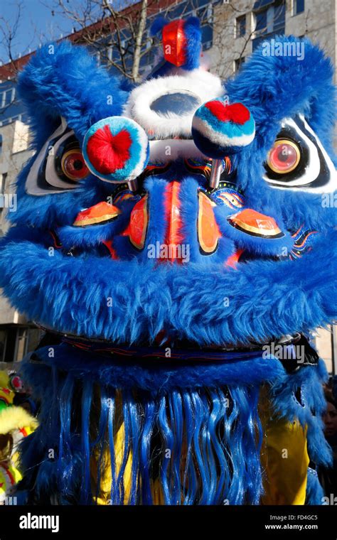 Chinese New Year. Dragon dance Stock Photo - Alamy