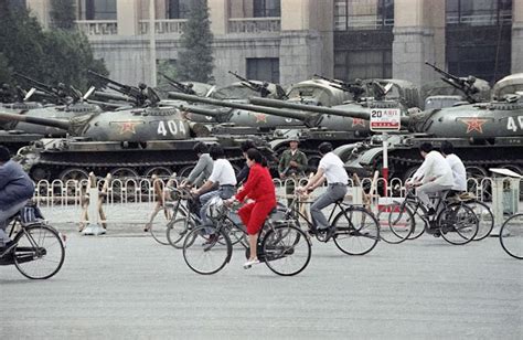 40 Amazing Photos From the 1989 Tiananmen Square Protests ~ Vintage ...