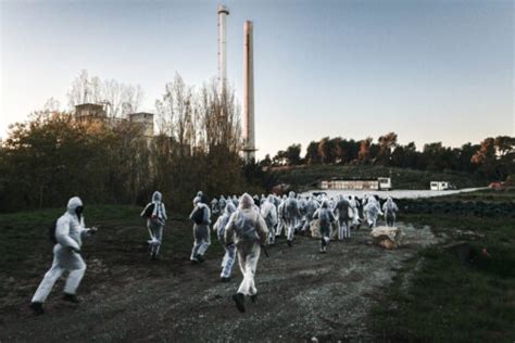 Vid O Usine Lafarge Saccag E Des Actes Comparables Du Terrorisme