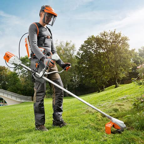 Stihl FSA 90 Cordless Brushcutter With 260 2 Grass Cutting Blade Unit