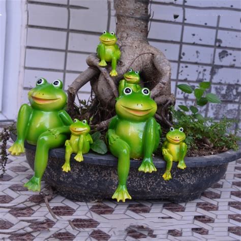 Resin Sitting Frogs Statue Outdoor Frog Sculpture Garden Decorations