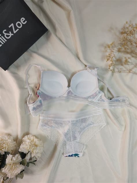 Ens pcs Blanc a fleur Lili Zoé Lingerie