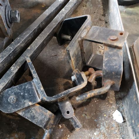 TRAILER HITCH W/ SWAY BARS - Big Valley Auction