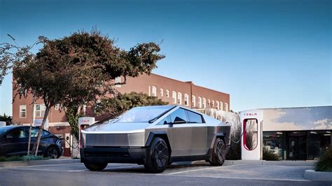 Tesla Cybertruck Takes Agonizing Hour And A Half To Charge On