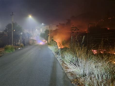 Incendi A Messina Incubo Senza Fine Nuovi Roghi A Pistunina Santa