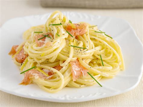 Pasta Mit Lachs So E Rezept Eat Smarter