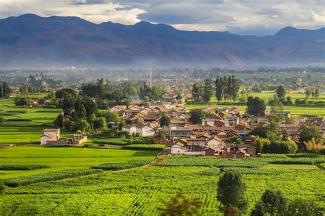 Premium Photo | Scenery on the outskirts of dali yunnan china