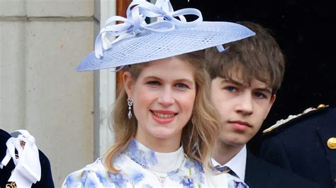 Lady Louise Windsor cumple 20 años la nieta de Isabel II que heredó la