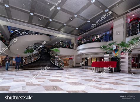 Hotel Lobby Interior Reception Desk Sofas Stock Photo 1400308334 ...