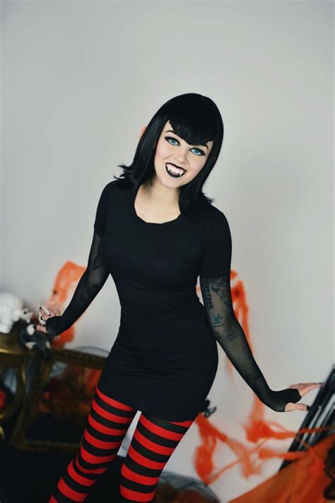 Mavis Hotel Transylvania, Mavis Dracula, Halloween Costumes, High Neck Dress, Cosplay, Woman ...