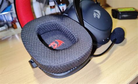 Redragon H510 Zeus X Wireless Review Versus H510 Zeus X Wired Version Gadget Explained Reviews