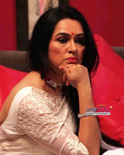 Padmini Kolhapure Photos: Find Latest HD Images, Pictures, Stills ...