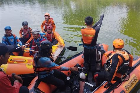 Tim Sar Berhasil Menemukan Remaja Yang Tenggelam Di Danau Metland