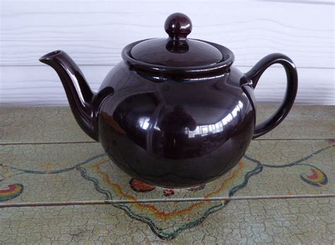 Brown Betty Teapot English Made Pristine Large 1980s Shiny Glaze Potte