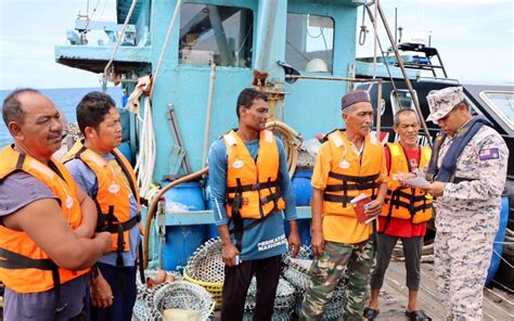 Jaga Keselamatan Di Laut Pada Musim Tengkujuh Maritim Malaysia Edisi