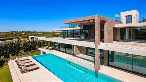 QP Talks With Jamie Robinson Properties For Sale In The Algarve