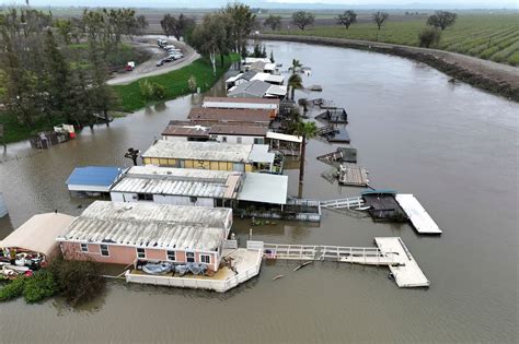 En Im Genes Vientos Y Lluvias Causan Estragos En California