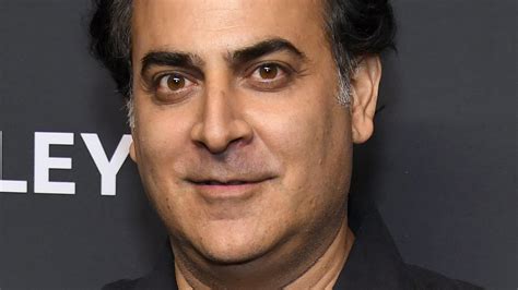 Why Ernie Malik In NCIS: Hawaii Looks So Familiar