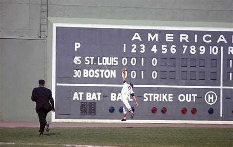 Classic Si Photos Of Carl Yastrzemski Sports Illustrated