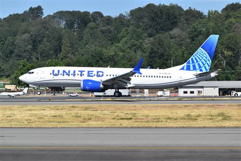 Boeing 737 8 MAX United Airlines N953BA N27276 MSN 64611 7600