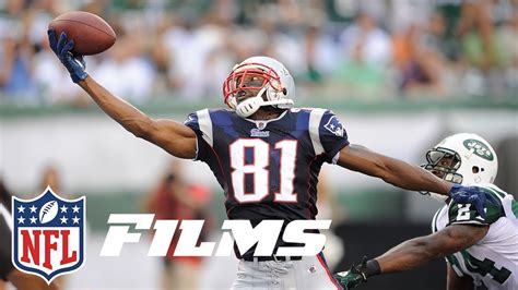 [Highlights] Randy Moss' One Handed Catch on Revis : r/nfl