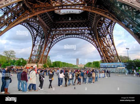 People Queuing Underneath The Eiffel Tower Paris Stock Photo Alamy