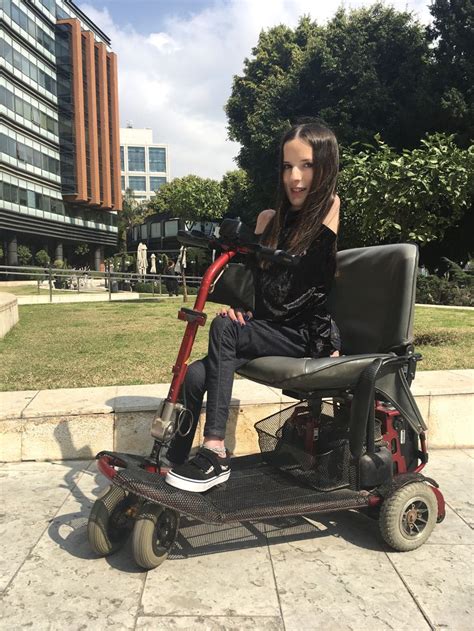 Pin De Cait Ruth Lawrence En Wheelchair Fashion