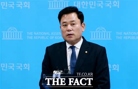 민주당 코인 의혹 김남국에尹 1년 비판 메시지 다 묻혔다 정치 기사 더팩트