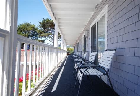 Hotel Photos and Virtual Tours of Monterey Bay Lodge