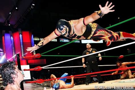 Máscara Dorada se despide del CMLL con triunfo en Arena México