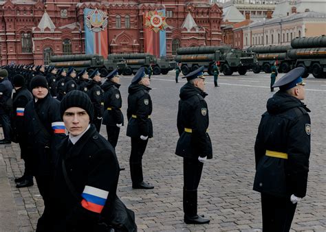 At Russias Victory Day Parade Putin Keeps Ukraine In The Distance