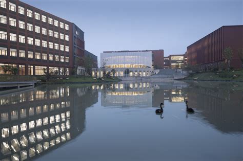 Gallery of Nanjing Foreign Language School, Fangshan Campus / GLA Design - 10