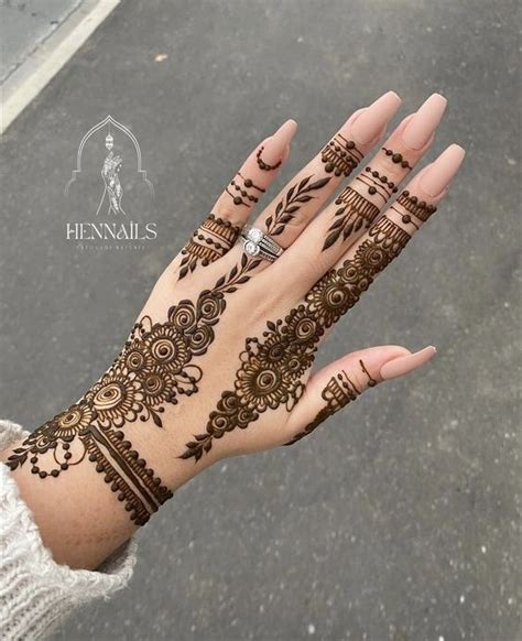 Pin By Makayla Alaya On Henna Art In Henna Tattoo Designs Hand