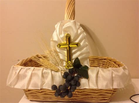 Pin On First Comuni N Primera Comuni N Communion Centerpieces