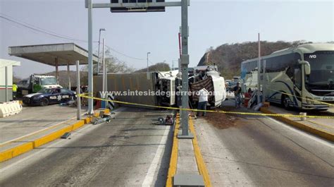 Dos Muertos Tras Volcadura De Un Tráiler En La Autopista Del Sol