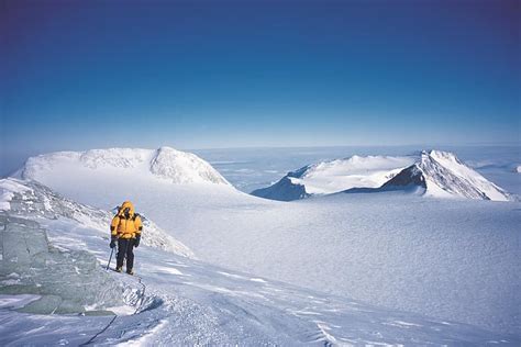 Mount Vinson Massif Guide - Mountain in the Antarctic