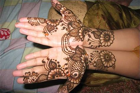 100 Gambar Henna Tangan Yang Cantik Dan Simple Beserta Cara Membuatnya