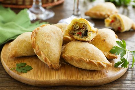 Empanadas Argentinas De Pollo Crujientes Y Deliciosas Comedera