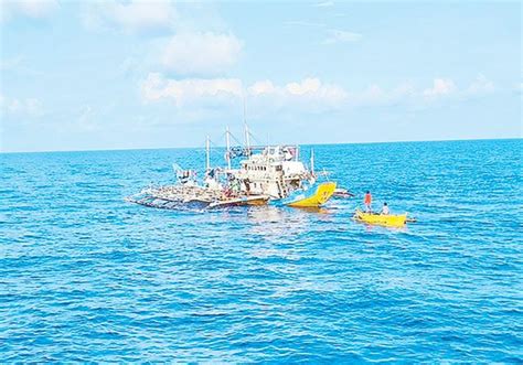 2 fishermen rescued in West Philippine Sea | Philstar.com