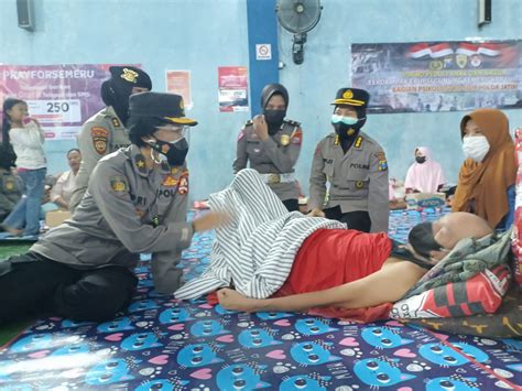 75 Polwan Lakukan Trauma Healing Korban Semeru