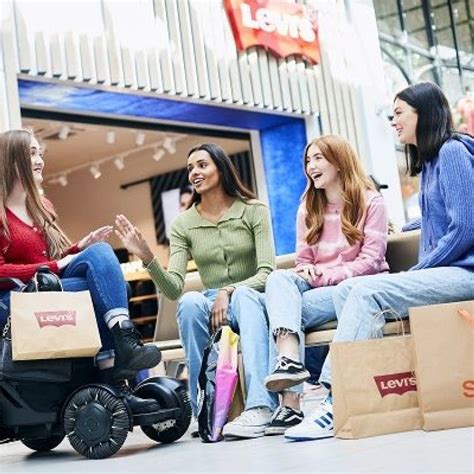 Leasing Meadowhall Shopping In Sheffield Shops Restaurants And Cinema