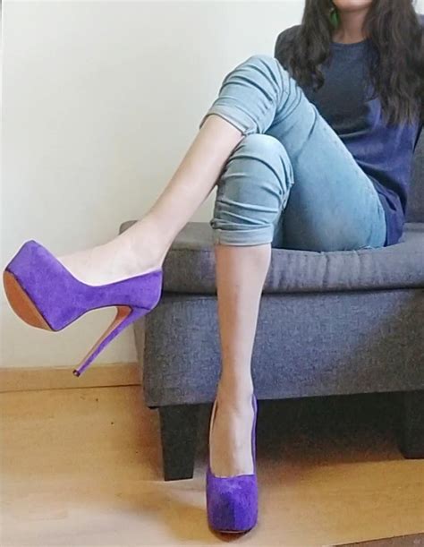 Hot Crossed Legs — A Pic For This Sub 3 ️ Solda 25 Ysold