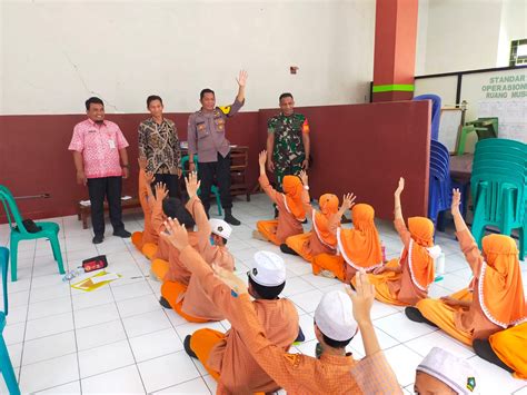 Langkah Terobosan Tiga Pilar Kelurahan Bangunharjo Edukasi Murid Sd