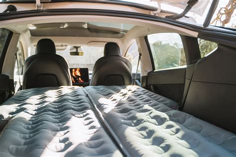 Luno® Air Vehicle Mattress Tesla Model Y