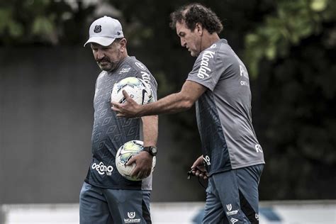 Recuperado da Covid 19 Cuca volta ao Santos nesta quinta após