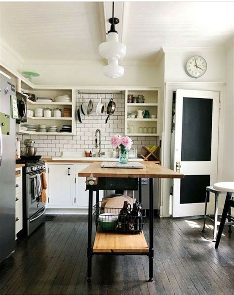 Pin By Erika Gosse On Leuke Keukens Small Space Living Small Kitchen