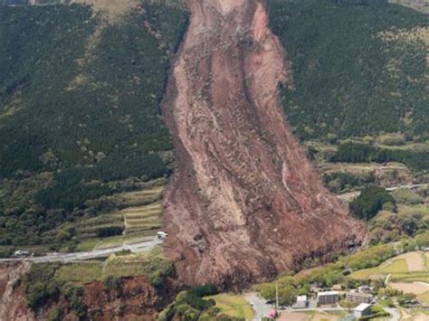 Japan Earthquakes Dozens Dead And 1500 Injured After Second Quake In