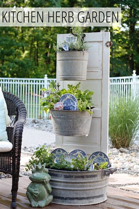 13 Diy Ideas For Using Old Doors In The Garden Balcony Garden Web