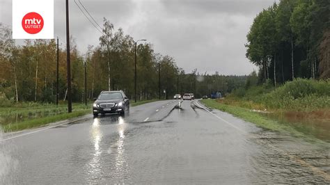 Menikö auton moottoriin vettä Vakuutus ei todennäköisesti korvaa